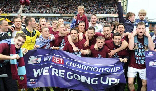 巴萨梅西自由球进球助球队领先（梅西任意球建功，助巴萨取得领先）