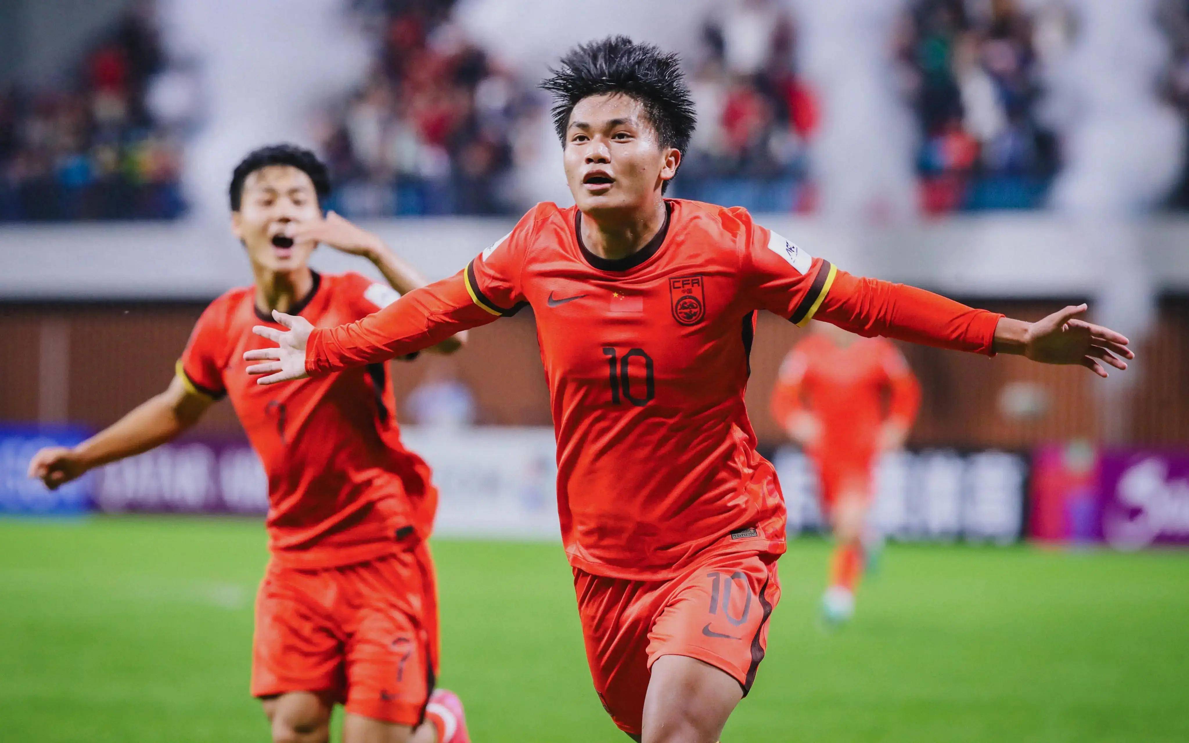 跟队记者：迈尼昂看起来不会续约，但阿莱格里仍在试图说服他（随队记者：迈尼昂续约希望渺茫，阿莱格里仍在努力劝说）