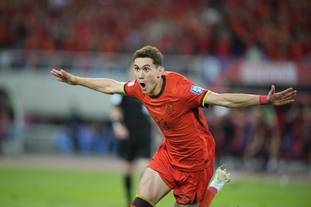 世体：罗克未能赢得解放者杯，巴萨错失协议中100万欧的奖金（世体：罗克无缘解放者杯冠军，巴萨无法拿到协议中的100万欧奖金）