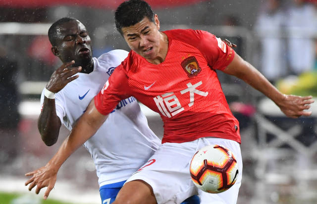 比肩传奇，姆巴佩成皇马队史第四位欧冠上演大四喜的球员（姆巴佩欧冠大四喜，成为皇马队史第4位完成此壮举的球员）