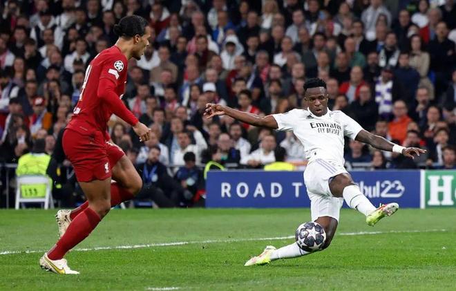 国际乒联最新单打排名：王楚钦、孙颖莎列榜首（最新乒坛单打榜出炉：王楚钦与孙颖莎双双登顶）