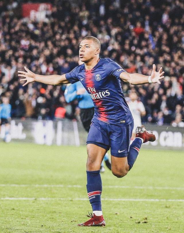 马塞洛：我很喜欢姆巴佩，本想和他并肩作战但他来皇马有点晚（马塞洛：我很欣赏姆巴佩，本想与他并肩作战，可惜他加盟皇马晚了一步）