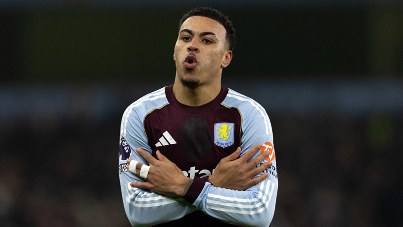 C罗在世界杯踢南美球队0进球0助攻！梅西踢欧洲是6进球6助攻！（世界杯数据对比：C罗对南美0球0助，梅西对欧洲6球6助）