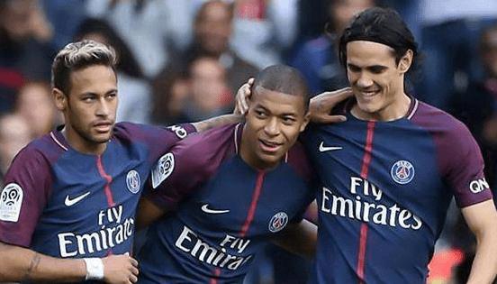 摆大巴击败费耶诺德，阿贾克斯主帅：我很卑鄙（摆大巴制胜费耶诺德，阿贾克斯主帅自嘲：确实有些不光彩）