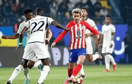 意媒：那不勒斯仍未能敲定胡安卢，狼队与森林已加入竞争