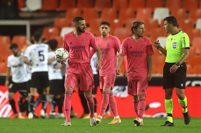 她是海港小球迷，女高中生与海港的故事（女高中生与海港的青春情缘）