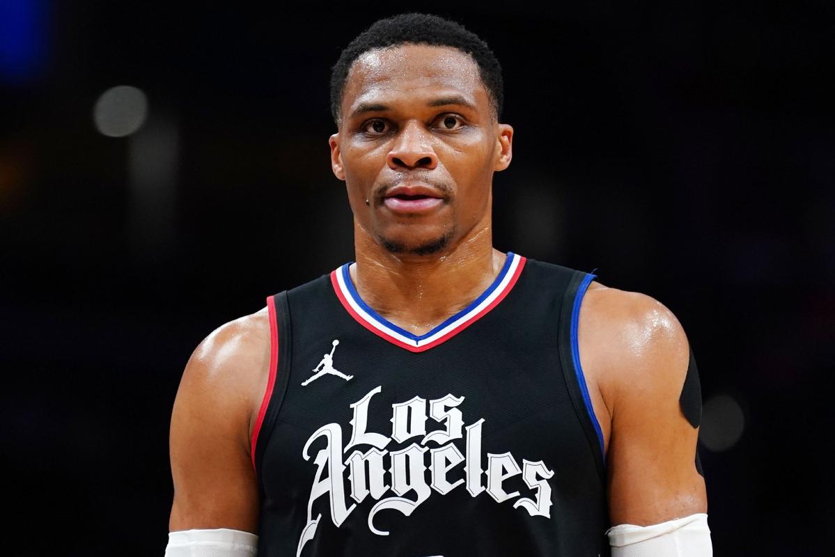 官方：摩洛哥归化特温特19岁荷兰籍后卫乔林-梅斯巴希.